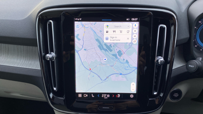 Volvo XC40 2.0 B4P Ultra Dark 5dr Auto Petrol Estate